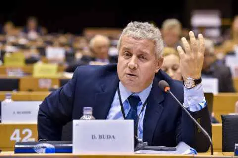 ''Mănânci produse românești, mănânci sănătos!'' - o campanie de sprijinire a fermierilor locali, iniţiată de europarlamentarul Daniel Buda