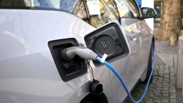 La Zalău: staţii de încărcare pentru autovehiculele electrice