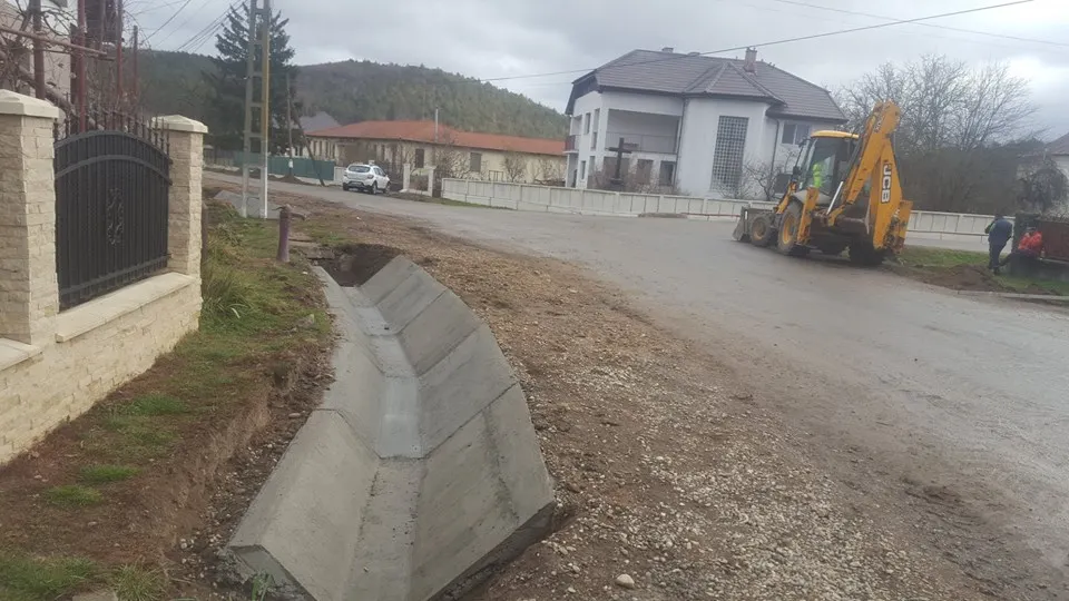 Investiție de un milion de euro în drumurile din Românași