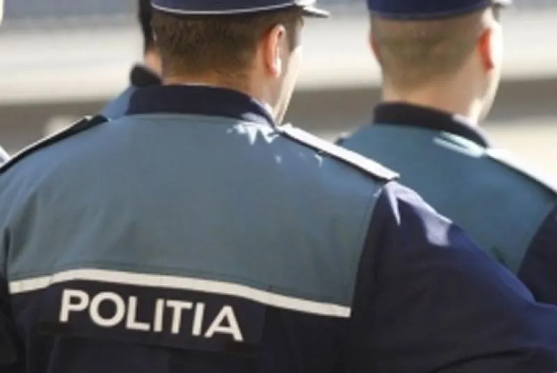S-a urcat beat la volan şi a ajuns cu maşina în şanţ