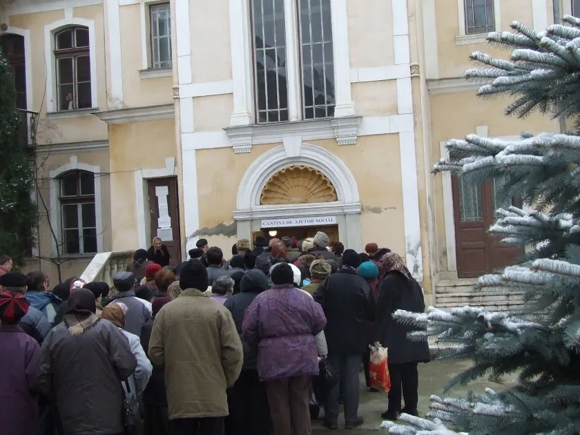 Pentru că s-au sustras de la muncă, 13 asistați social au rămas fără ajutor