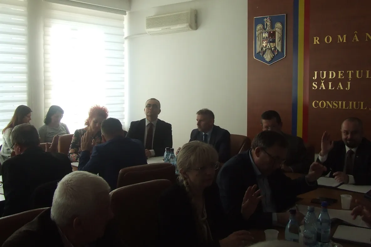 Consilierii județeni ''au echilibrat'' bugetele comunelor și orașelor sălăjene cu bani din impozitul pe venit şi TVA
