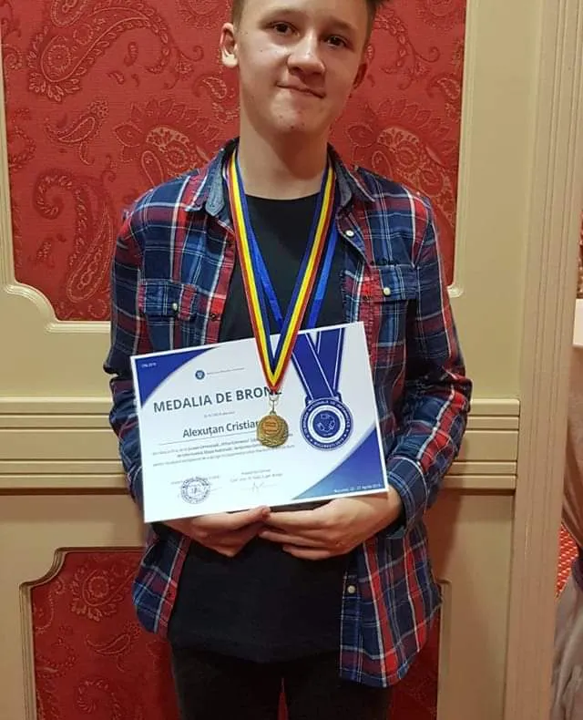 Medalie de bronz, la Olimpiada Națională de Informatică