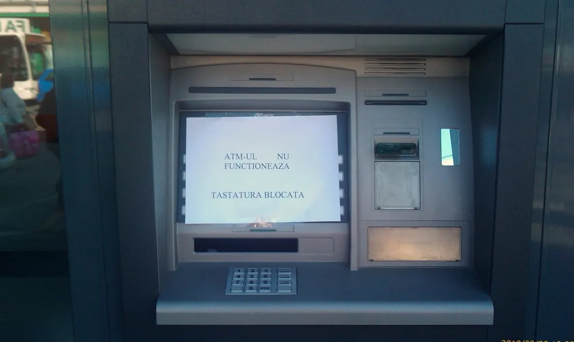Anchetă: Un bancomat a fost vandalizat în Zalău
