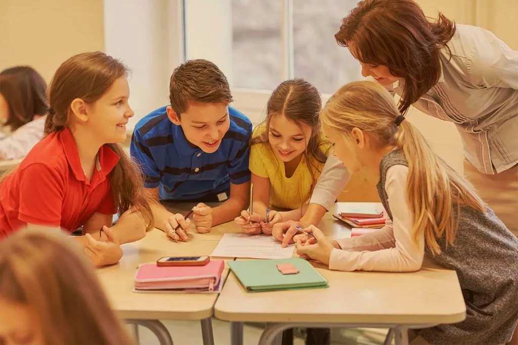 "Creatori de educație!" - S-a lansat competiția destinată cadrelor didactice