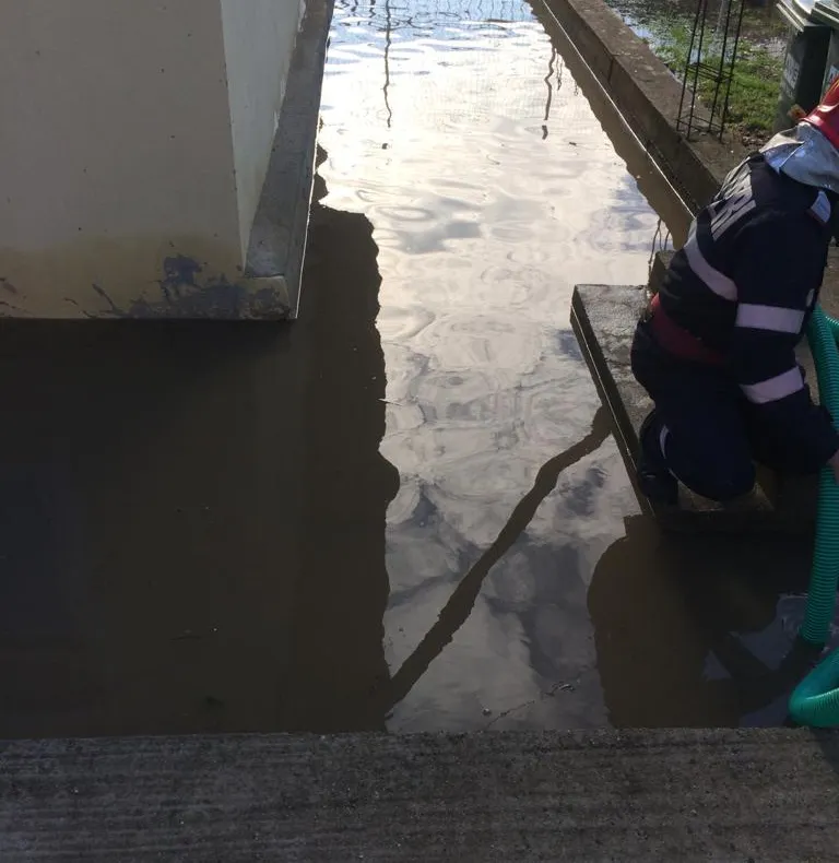 Case și beciuri inundate la Jibou. Pompierii, din nou în acțiune
