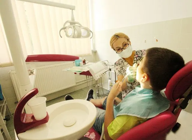 Pentru elevii zălăuani: radiografii dentare gratuite