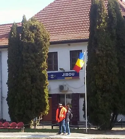 Se modernizează mai multe stații de cale ferată. Printre acestea și Gara Jibou