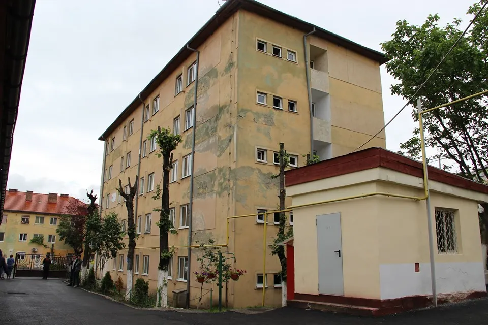 Încep lucrările de reabilitare și modernizare la internatul Liceului Tehnologic Mihai Viteazul