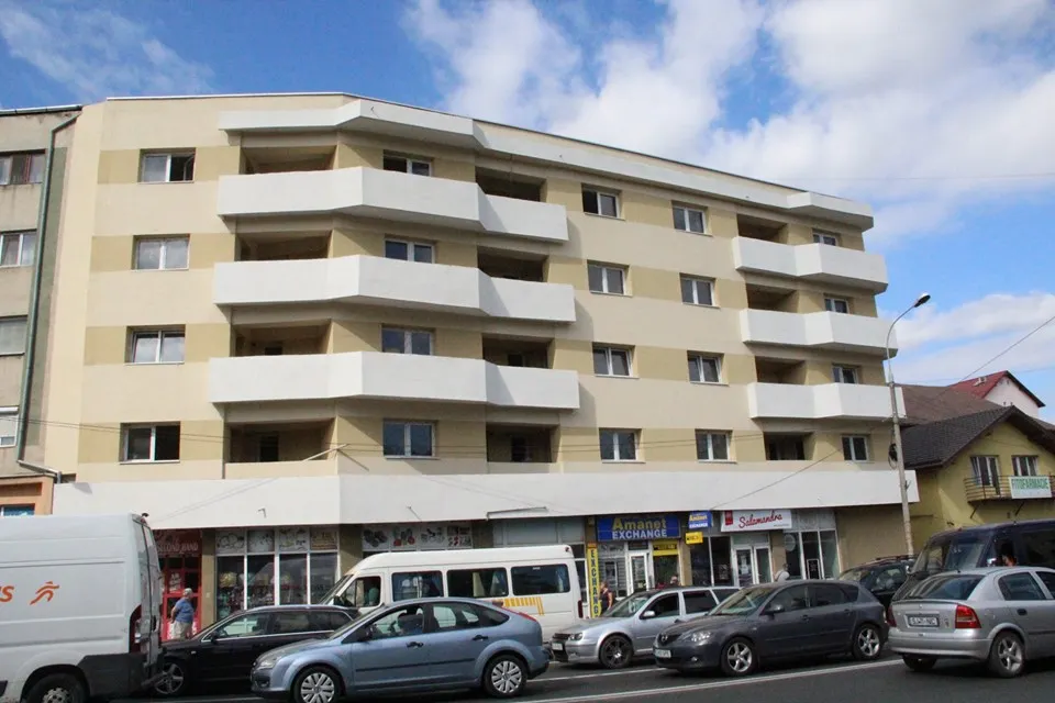 Asistaţii social, în atenţia municipalităţii. Imobilul ''Silvania – Astralis'' din Zalău, transformat în bloc de locuinţe sociale