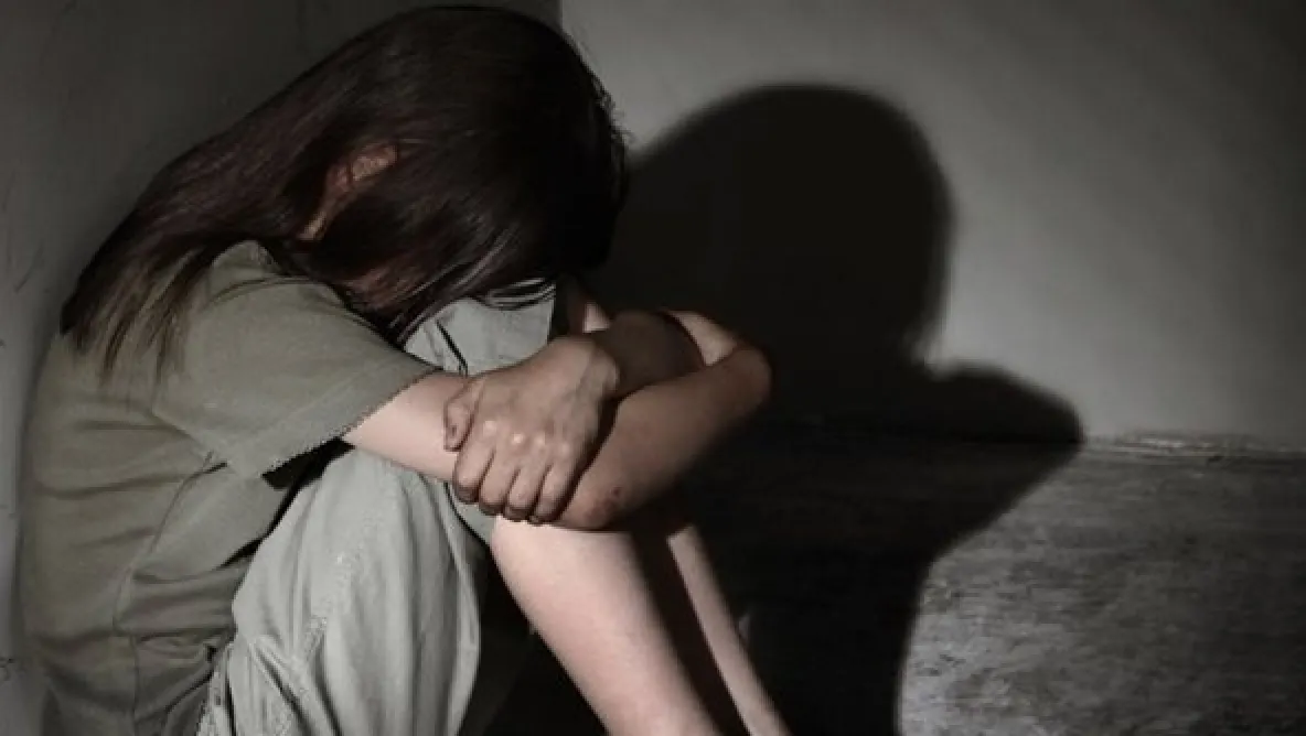 Adolescentă de 16 ani, bătută și violată. Prima ipoteză: răzbunarea