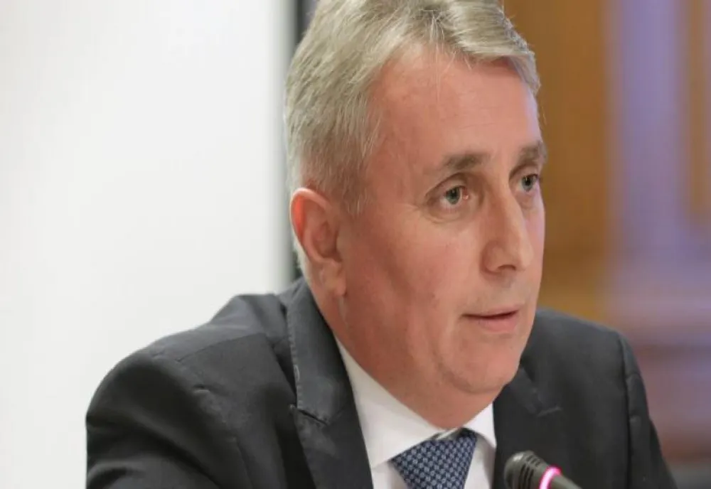  Lucian Bode, ministrul Transporturilor: TAROM a plătit un avans de 900.000 euro pentru achiziţionarea celor 9 ATR-uri fără contract 