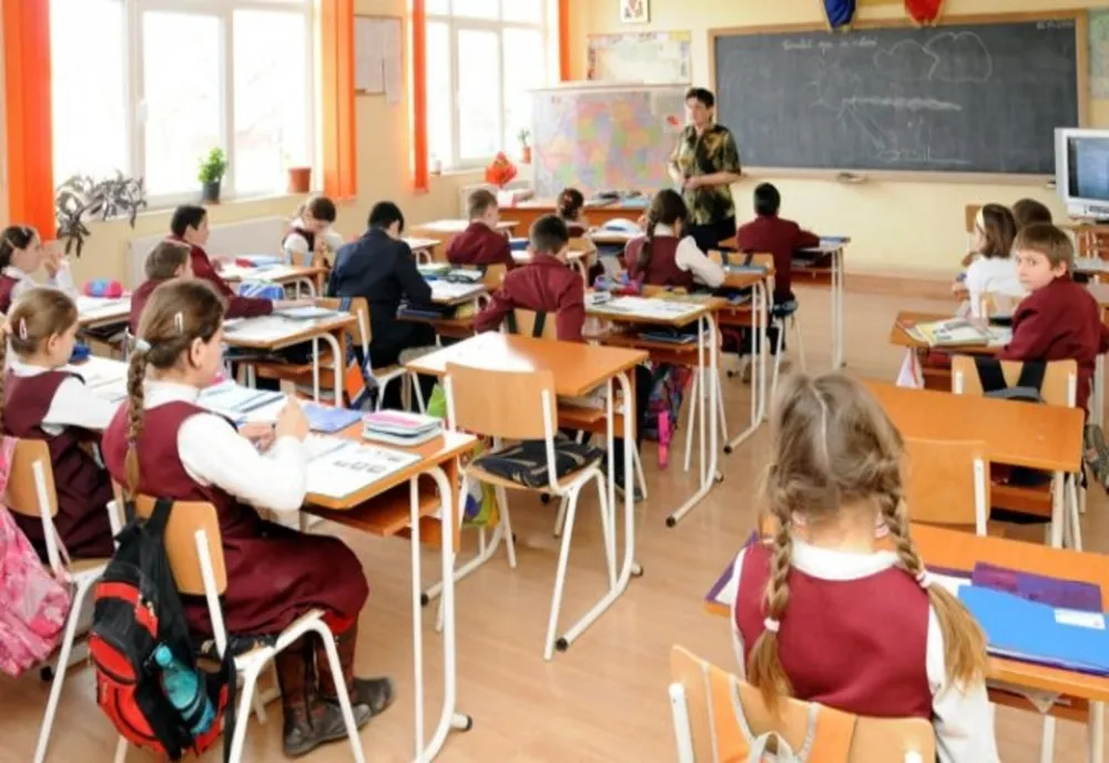 Structura anului școlar 2020-2021! Școala începe în 14 septembrie 2020, iar în semestrul II sunt două vacanțe de Paște