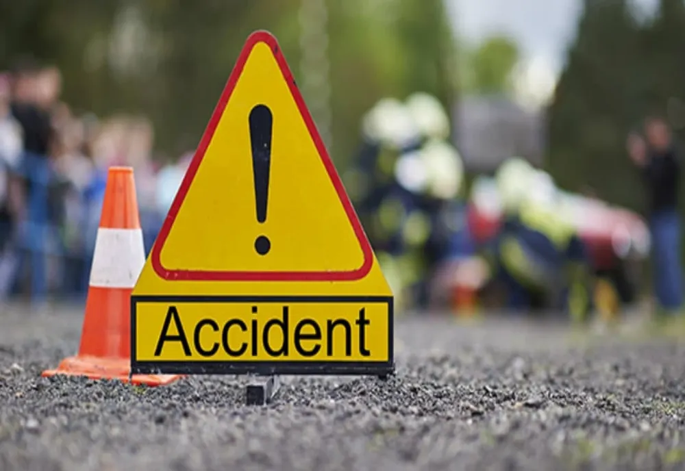 Accident în Vârşolţ produs de un şofer beat! Acesta s-a răsturnat cu maşina
