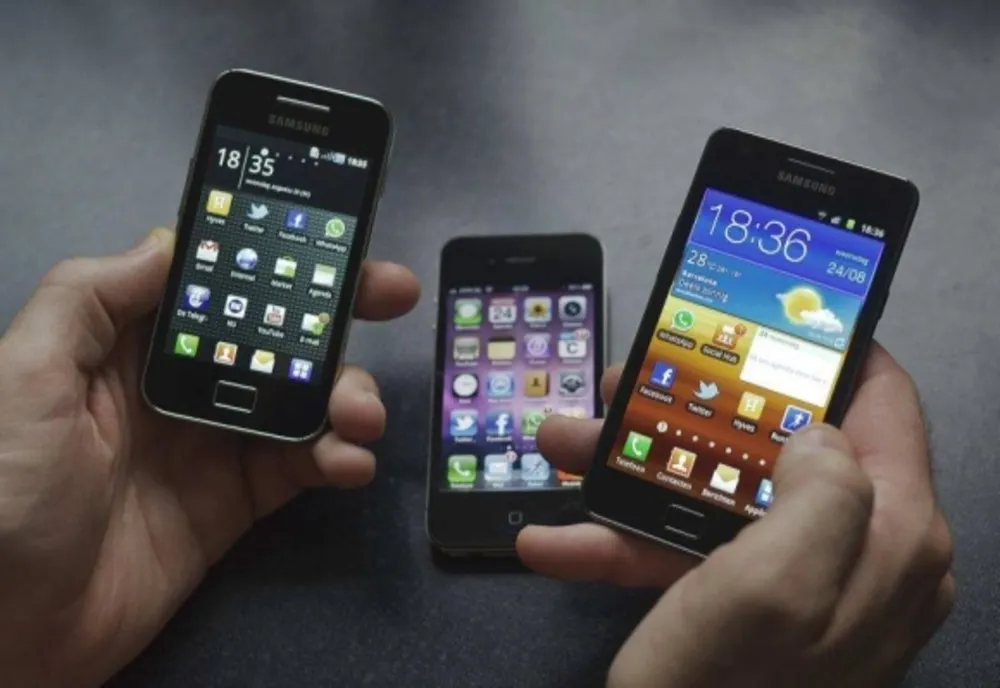 Telefoane mobile recuperate de poliţiştii sălăjeni