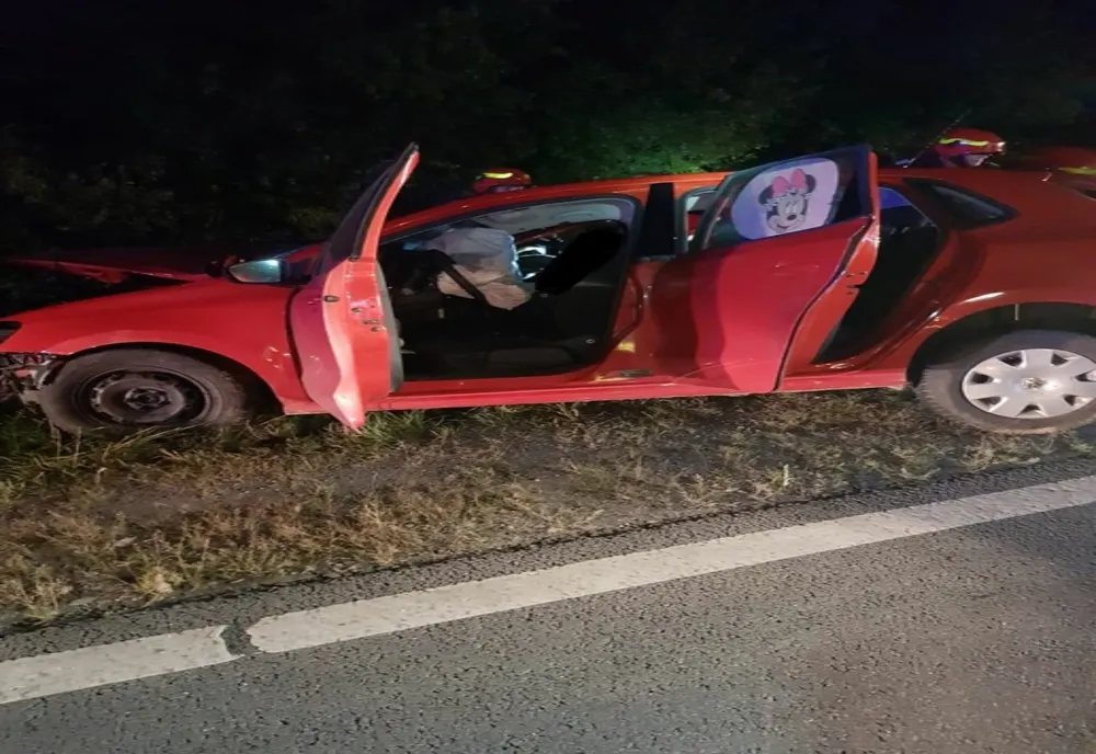 Accident grav pe DN 1F, după ce două autoturisme s-au ciocnit frontal! Un tânăr a murit pe loc, iar o fetiță de 4 ani a fost rănită grav