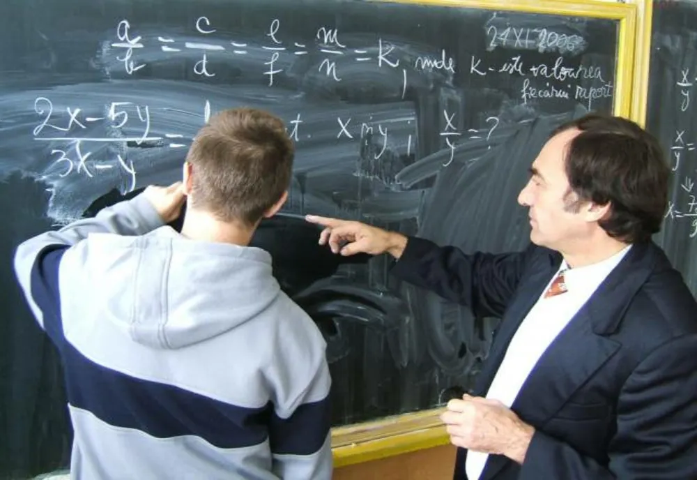 Decizie șocantă! Ce se va întâmpla cu profesorii nevaccinați care refuză să se testeze împotriva coronavirusului