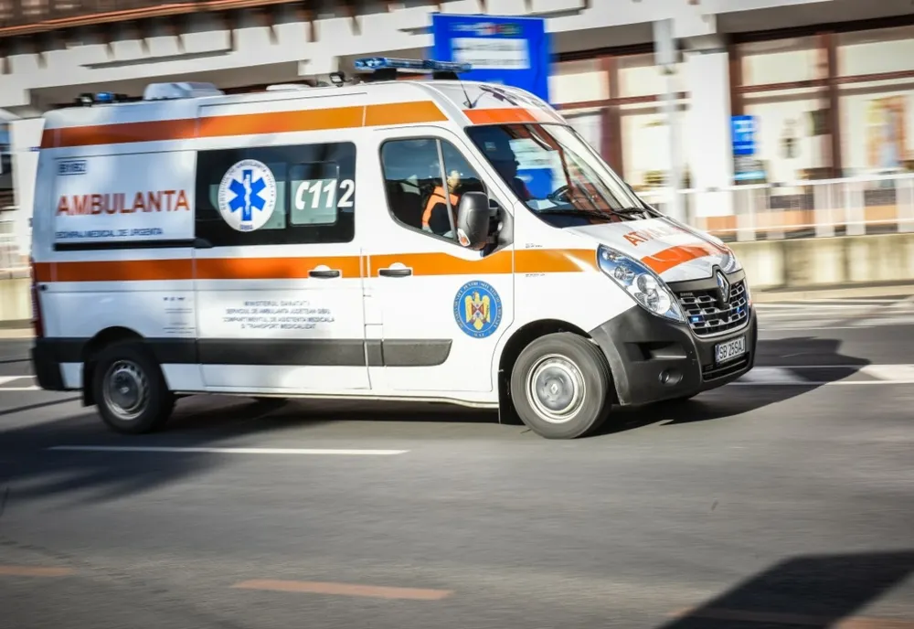 Atac brutal pe o stradă din Jibou! Un bărbat a fost lovit cu o piatră în cap