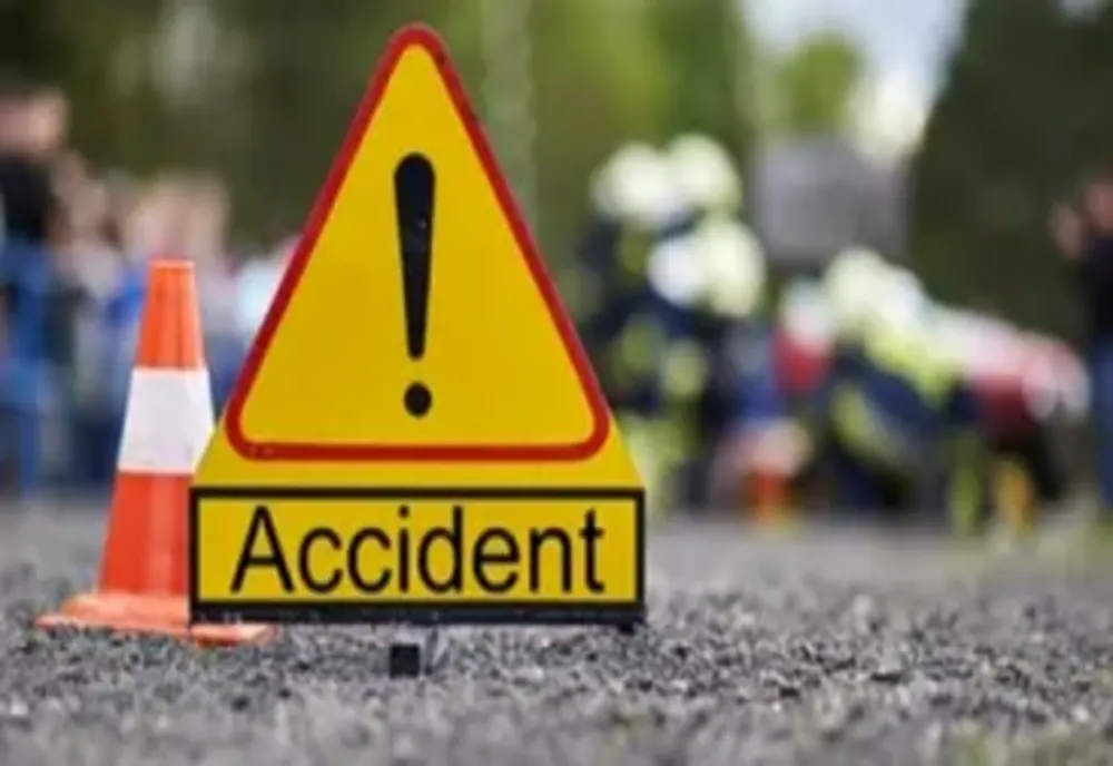 Accident pe DJ 108D, în Sălaj: un autoturism s-a izbit de un copac! Șoferul era beat. Trei femei au ajuns la spital