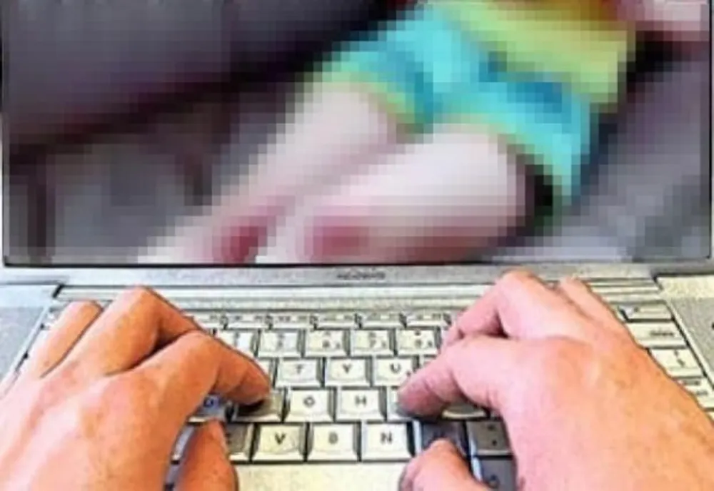 Tânăr de 21 de ani din Sălaj arestat pentru pornografie infantilă! Au fost descoperite mii fotografii şi filmuleţe