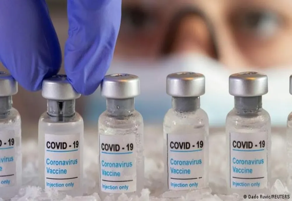 ETICHETELE VACCINURILOR ANTI-COVID PFIZER ȘI MODERNA, ACTUALIZATE DE FDA CU INFORMAȚII DESPRE RISCURI RARE CARDIACE 