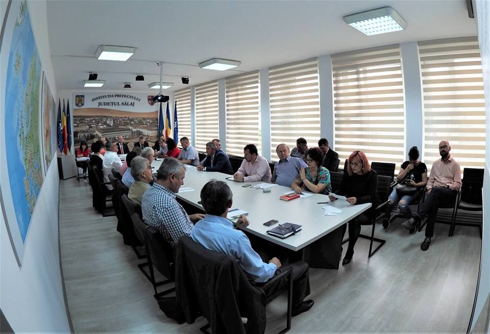 Membrii Colegiului Prefectural Sălaj, convocaţi astăzi în şedinţă. Care a fost ordinea de zi
