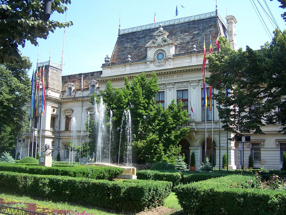 O văduvă cu trei copii, scutită de la plata majorărilor acumulate la bugetul local