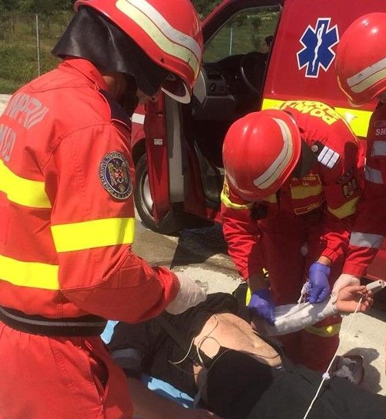 Accident la Supuru de Sus. Femeie de 44 de ani, descarcerată de pompieri