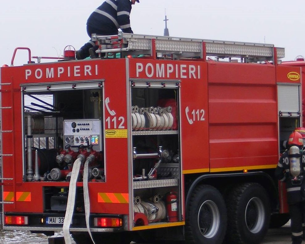 Tone de furaje, distruse de o ţigară