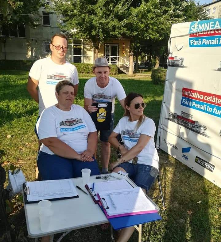 Sălaj: Iniţiativa ''Fără penali în funcţii publice'' mai are nevoie de semnături