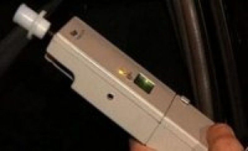 Beat şi fără permis a intrat cu autoturismul în şanţ