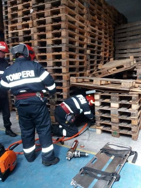 Intervenţii la foc continuu pentru pompierii sălăjeni: 65 de solicitări în şapte zile