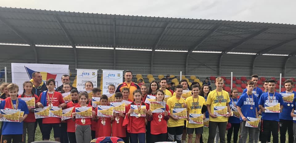 Peste 170 de elevi sălăjeni au luat parte la ''Crosul Centenarului''