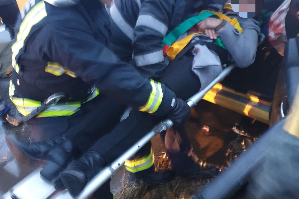 Accident cu o victimă încarcerată între localitățile Meseșenii de Jos și Aghireș