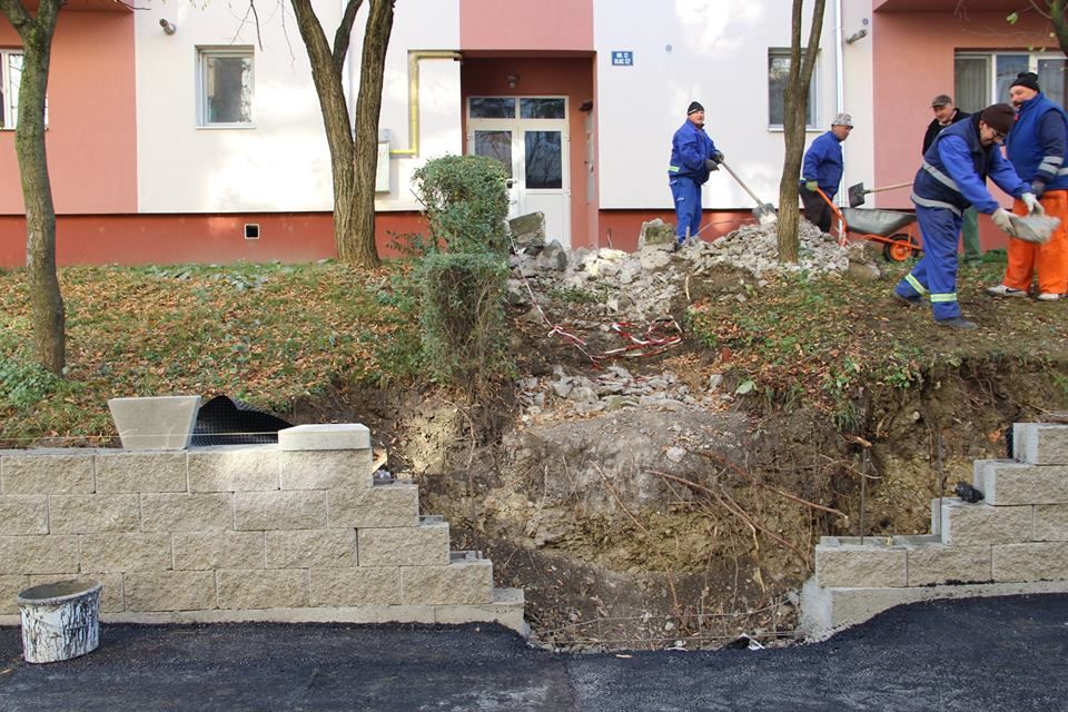 În cartierul ''Porolissum'' se reabilitează trotuarele şi zona carosabilă