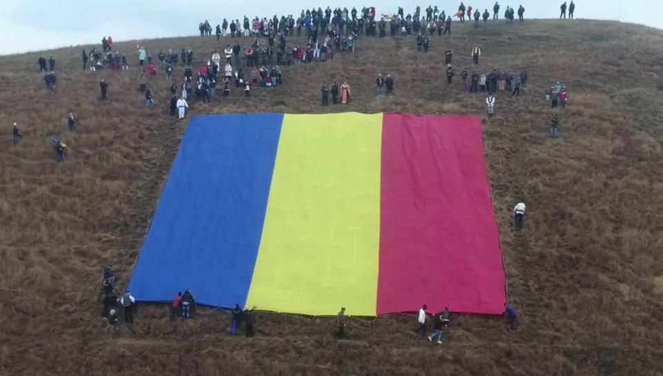 La Sălăjeni, de 1 Decembrie, s-a creat conturul României Mari prin plantarea a 100 de arbori