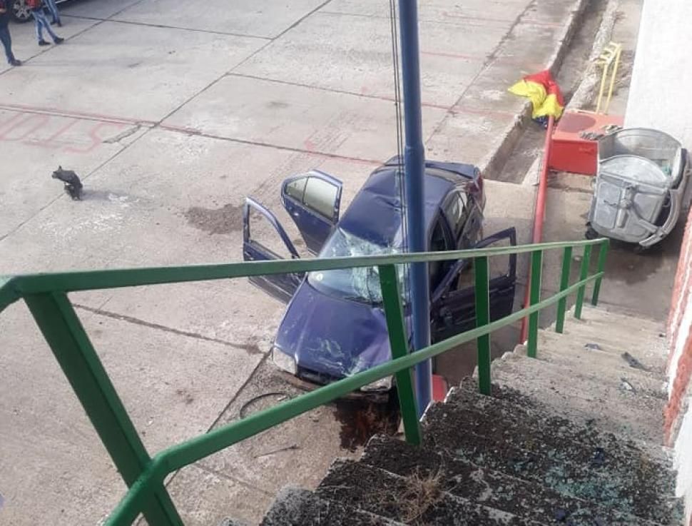 Accident grav în localitatea Var. Patru persoane, transportate de urgenţă la spital