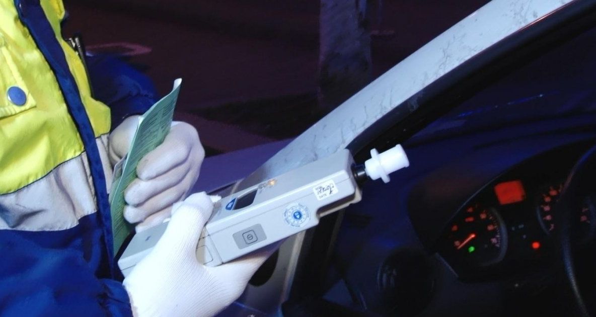 Beat la volan, depistat de polițiști în Poarta Sălajului