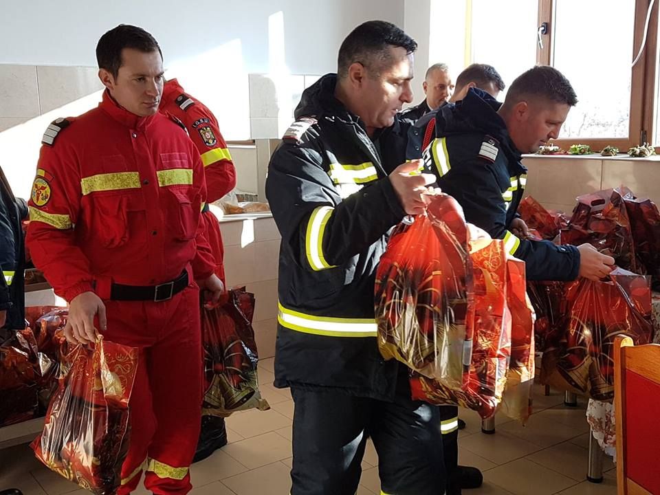 Pompierii, în vizită la Centrul de Îngrijire pentru persoanele cu handicap  din Boghiș