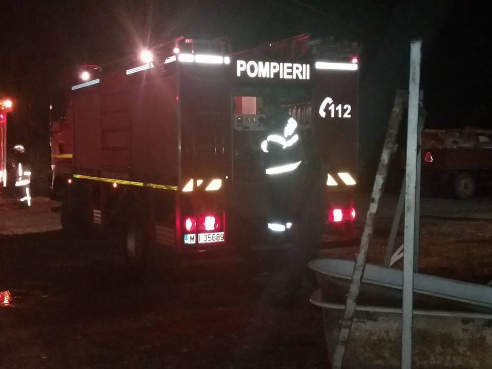 În noaptea de Crăciun, la Poarta Sălajului: O persoană neidentificată a dat foc unei gospodării