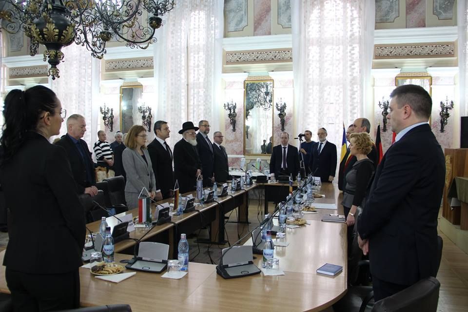 La Primăria Zalău: masă rotundă cu ocazia Zilei Internaționale a Comemorării Victimelor Holocaustului