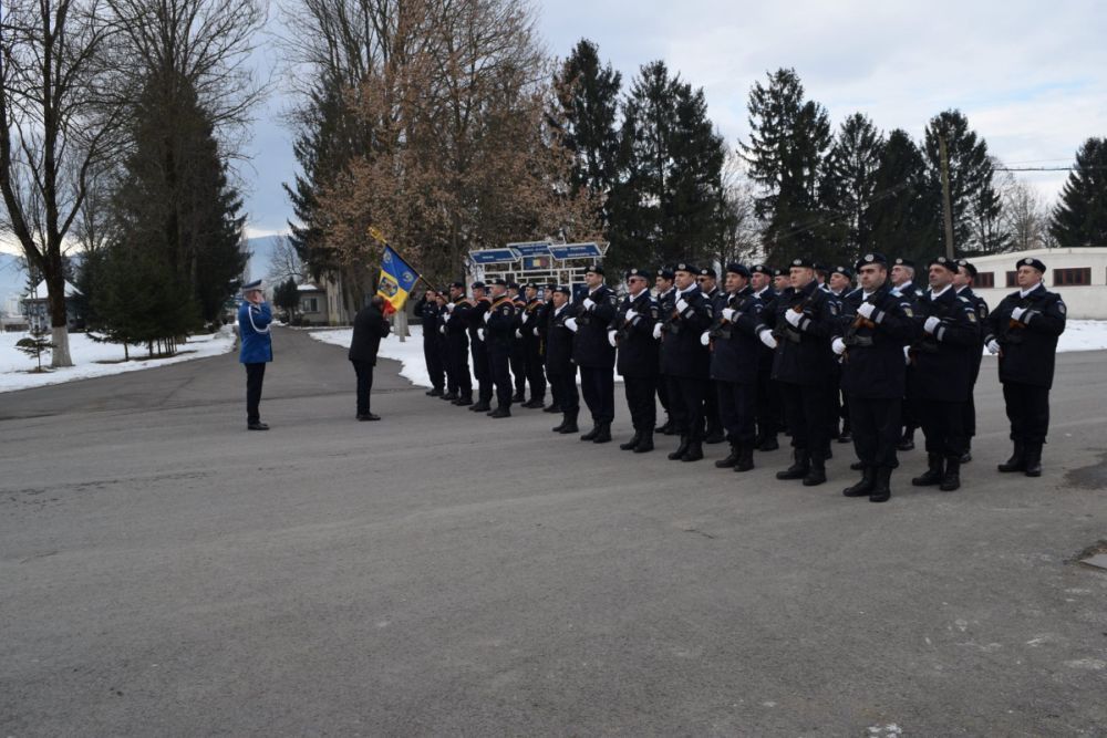 Covoarele aflate într-o gospodărie din Jibou, ''curățate'' de tot! ''Serviciul gratuit'', oferit de doi tineri