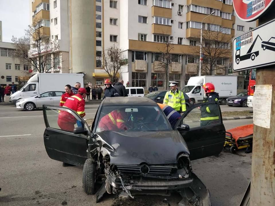 Accident rutier în centrul municipiului: Un șofer a pierdut controlul volanului