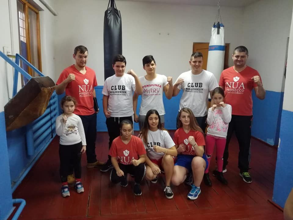 La stadionul municipal: cursuri gratuite de box pentru băieţi şi fete