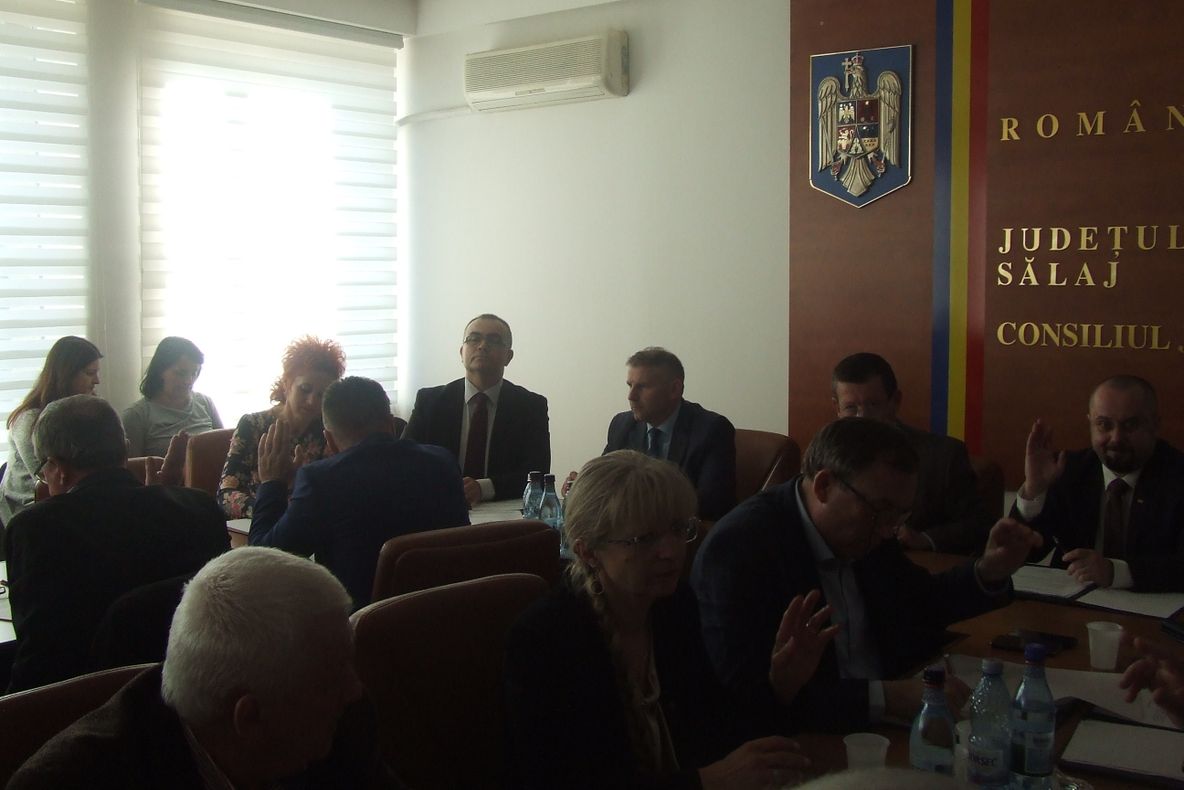 Consilierii județeni ''au echilibrat'' bugetele comunelor și orașelor sălăjene cu bani din impozitul pe venit şi TVA