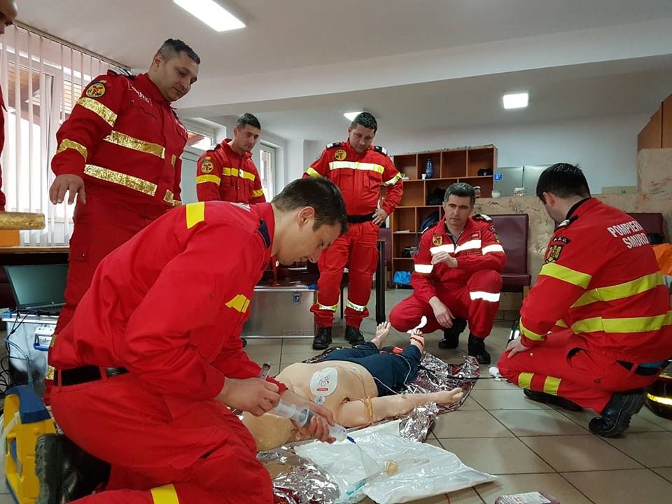 ''Centru Mobil de Pregătire a Paramedicilor'': zeci de paramedici SMURD, la instruire