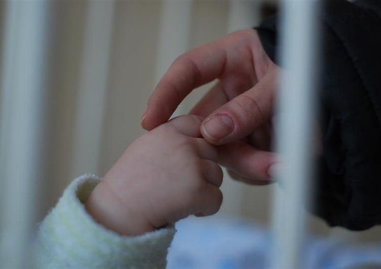 60 de asistenţi maternali vor fi angajaţi în Sălaj în următorii ani