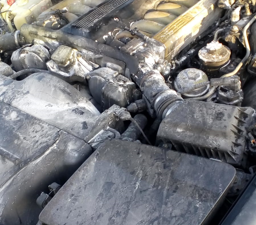 Autoturism în flăcări pe șoseaua ocolitoare a municipiului