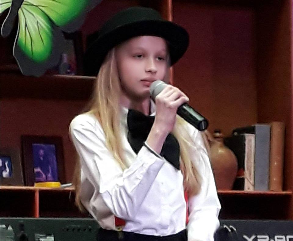 Artista Carla Sabău, pe scena Festivalului ''Sanremo Junior'' din Italia