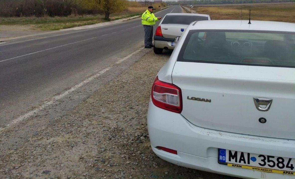 Prinşi de poliţişti la volan fără permis de conducere